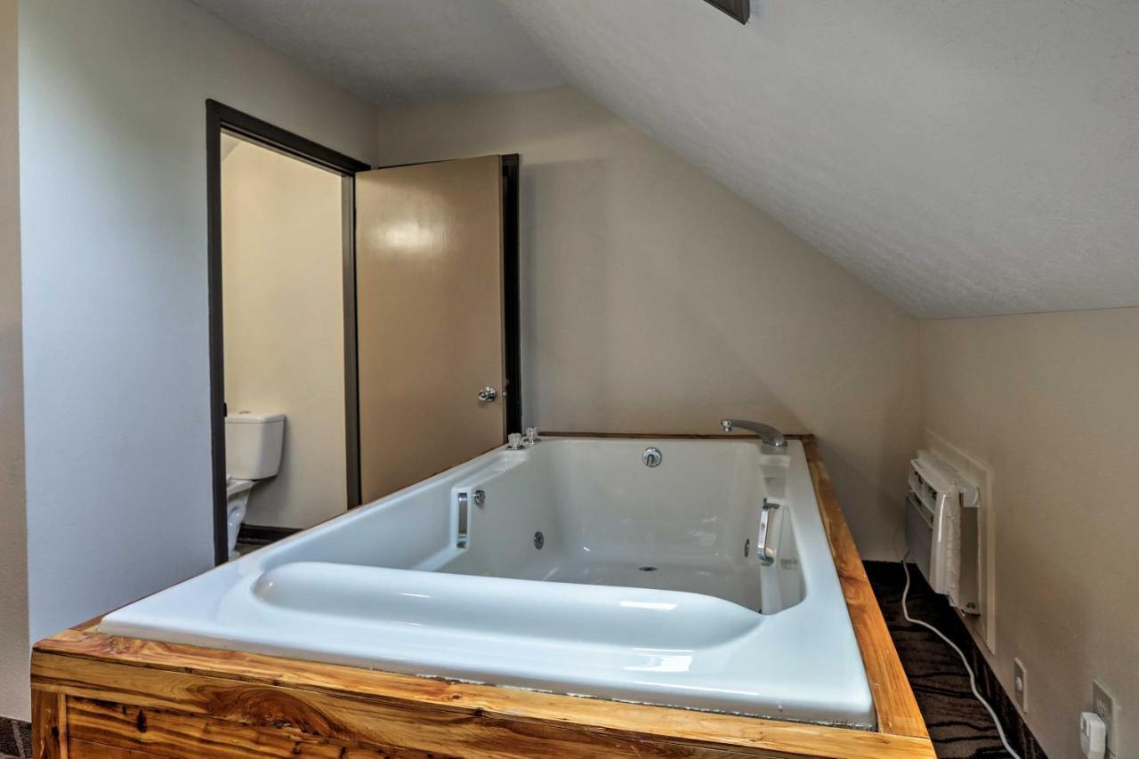 Burkesville Apt With Deck, Views And Pool Access! Dış mekan fotoğraf